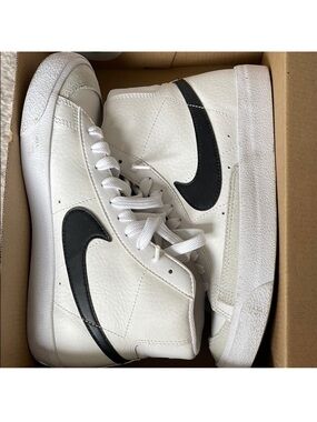 Nike White & Black Blazer Mid